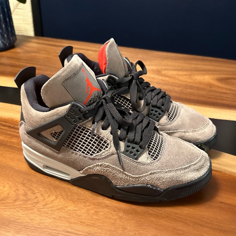 Air Jordan Retro 4 Taupe Haze